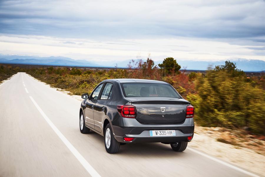  Dacia Logan 2016 года  (фото 14 из 19)
